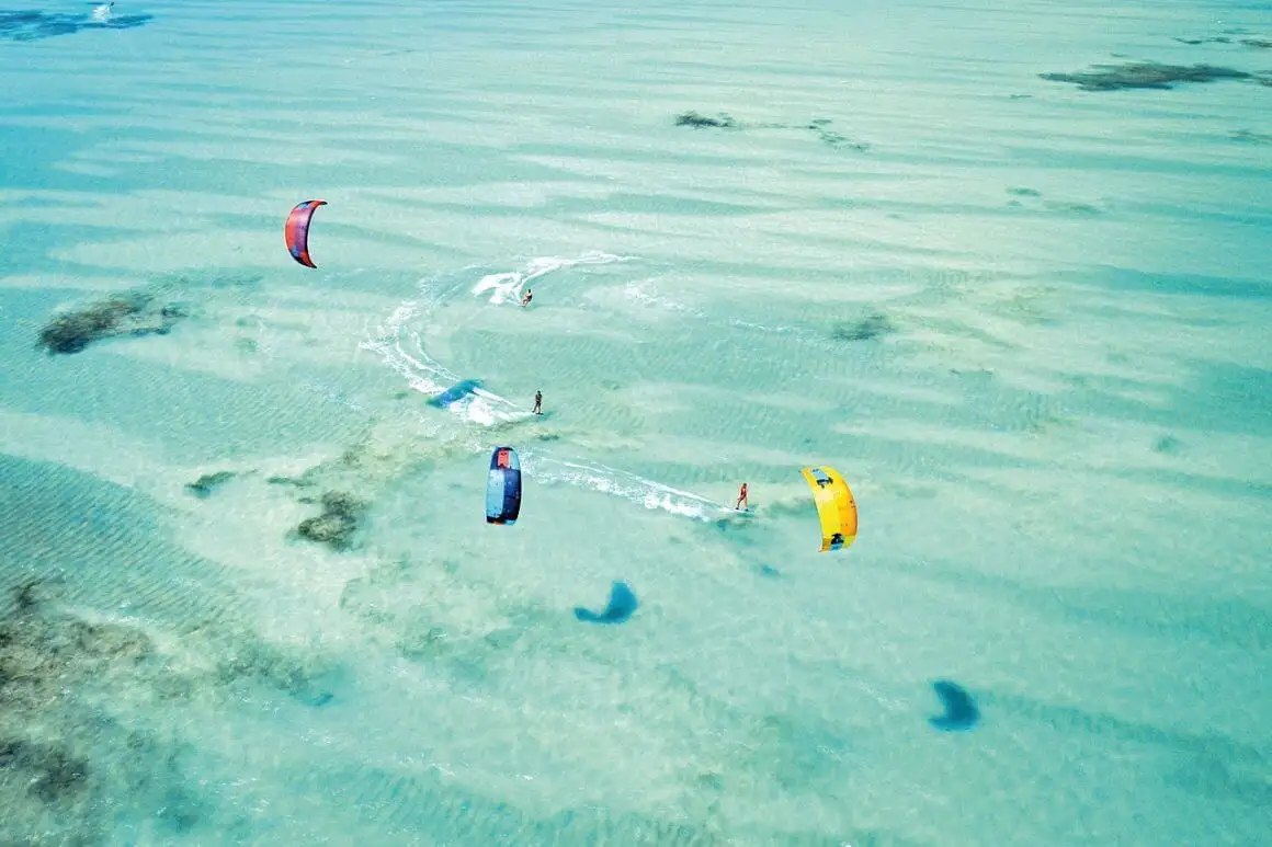 En trädkoja på ön som sågs på östkusten under vistelsen på Zanzibar