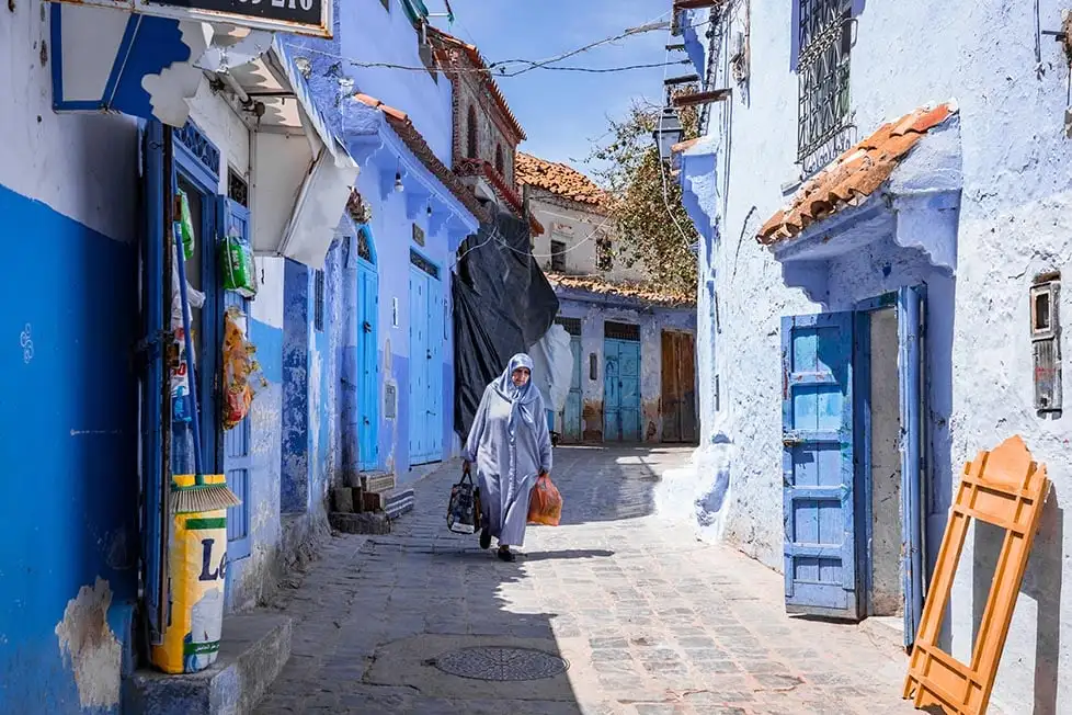 As ruas azuis de Chefchaouen, Marrocos.