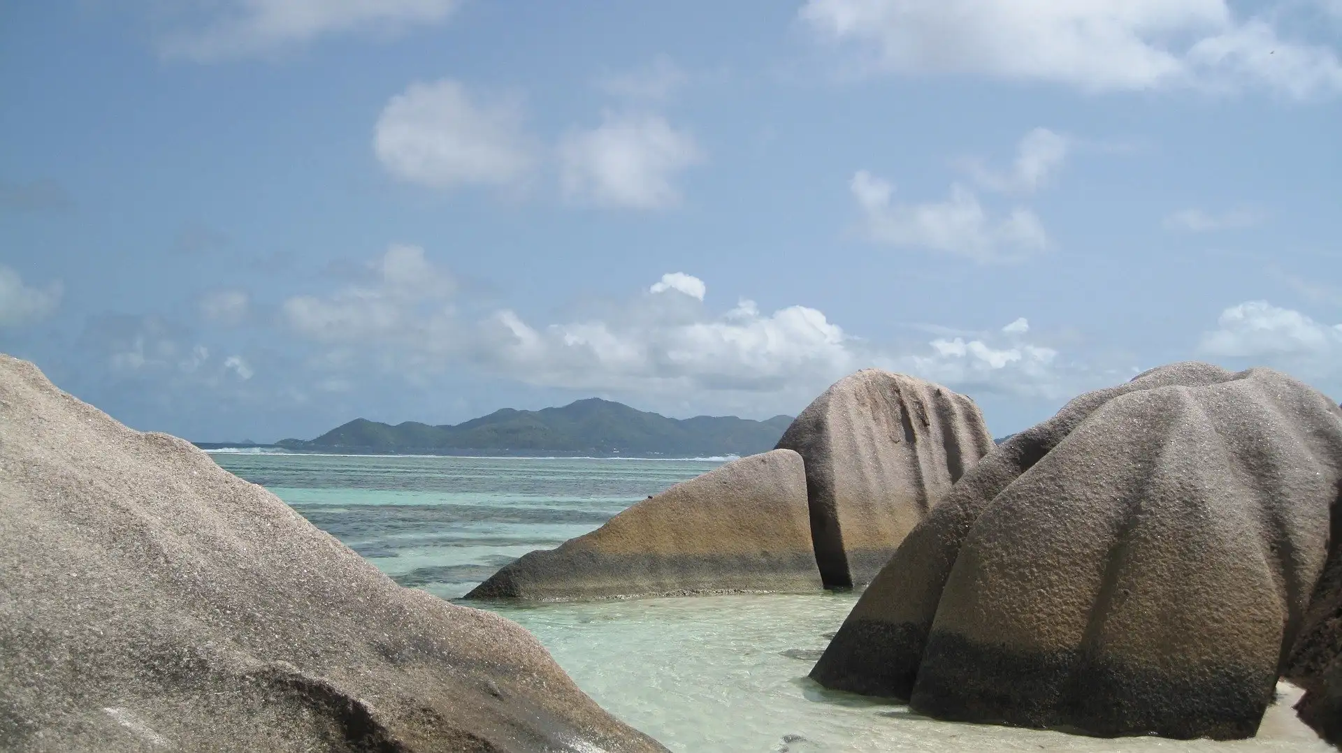 laut ke puncak tuala