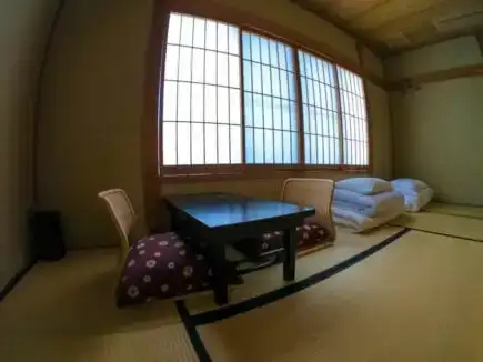 Japanilainen tatami-tyylinen huone