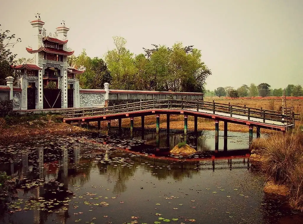 Um belo templo em Lumbini, Nepal