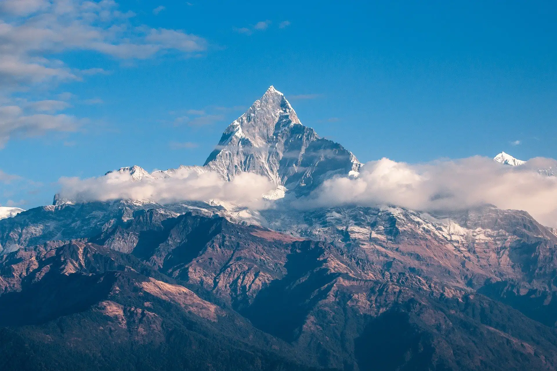 guia de segurança nepal enormes montanhas