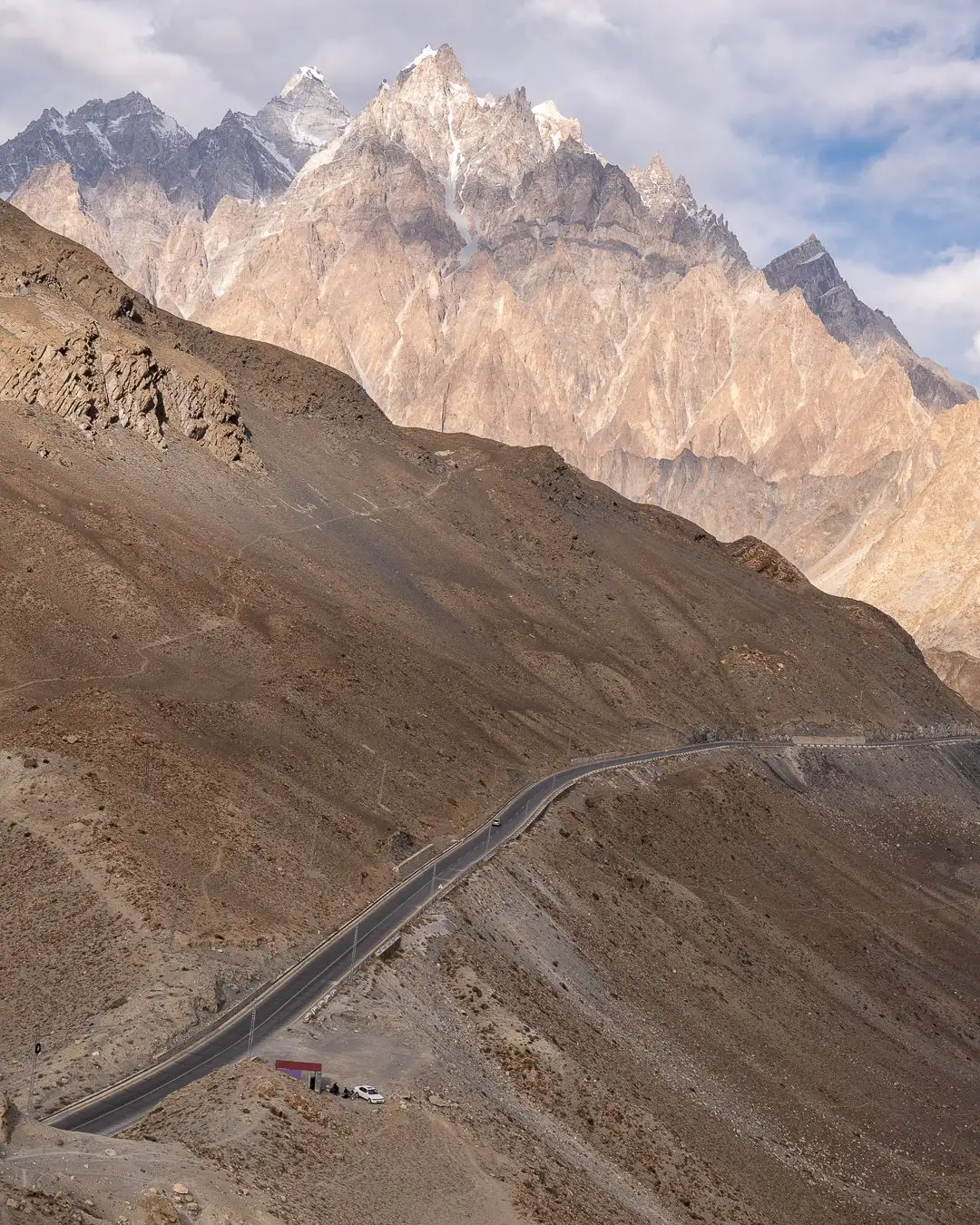 Carretera del pakistan karakoram prop de passu