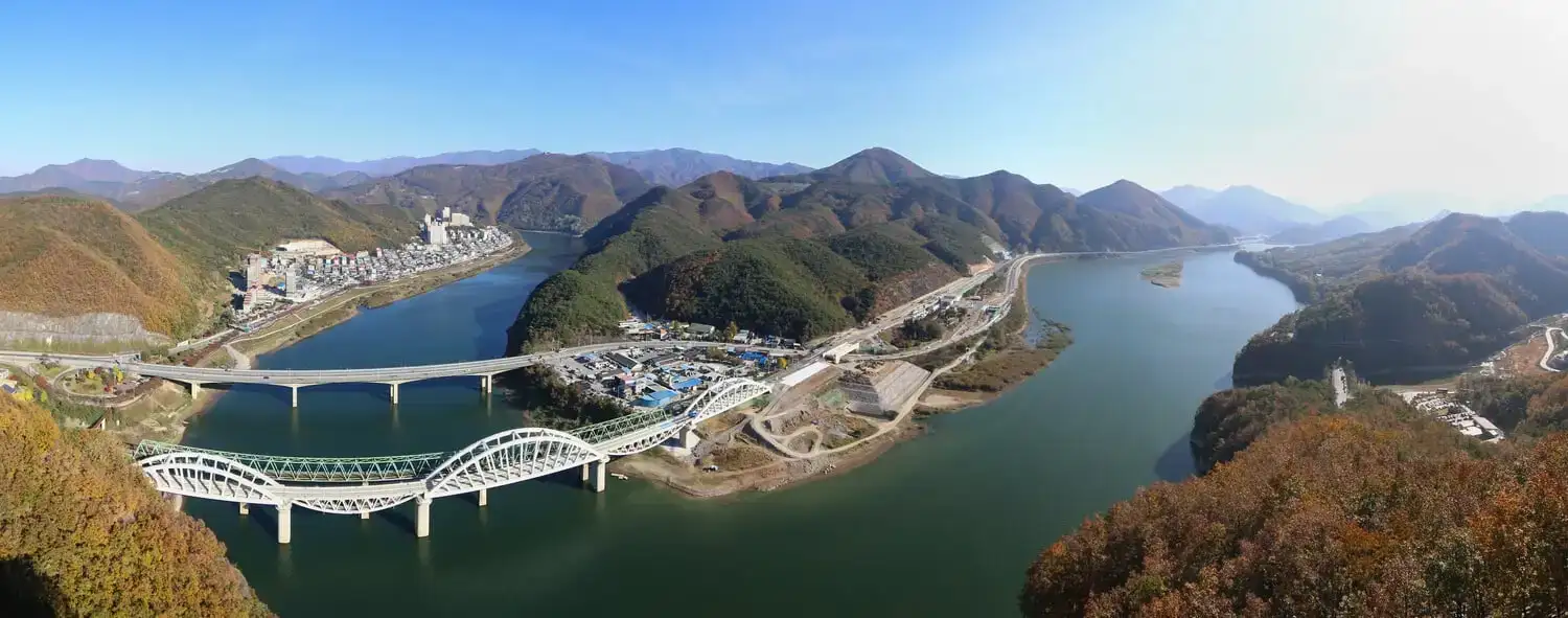 Photo panoramique depuis un point de vue à Danyang, Corée du Sud