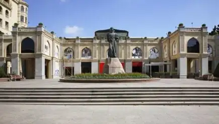 নাসিমি বাকু