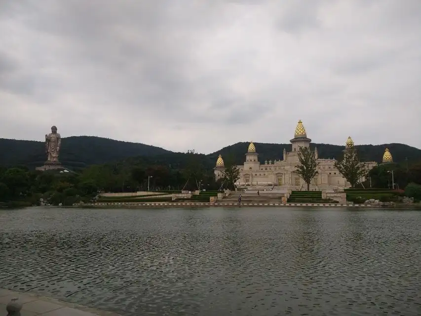 Visite privée d'une journée au Grand Bouddha de Wuxi Lingshan et au lac Tai