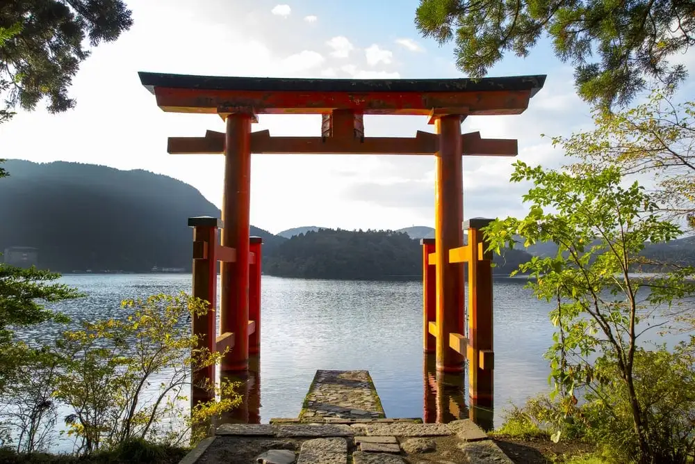 Une pile de la monnaie du Japon - le yen japonais