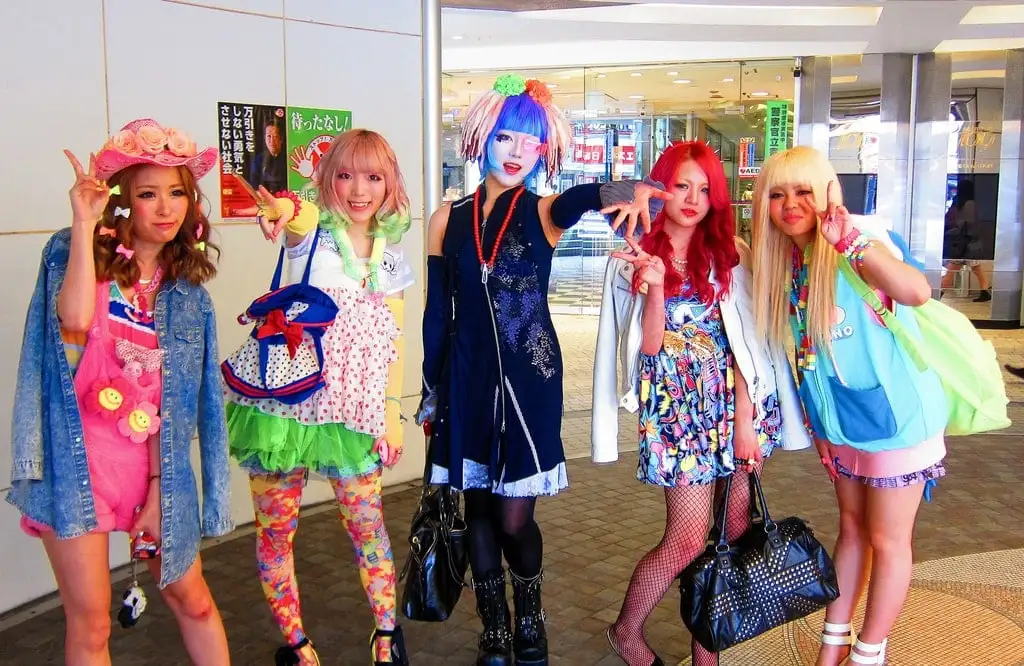 Visites à Tokyo - filles cosplay locales posant