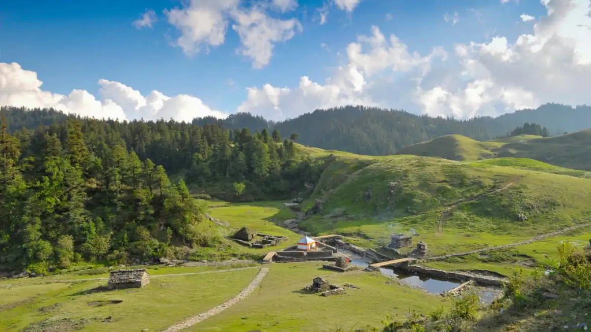 Vista del paisatge de vastes valls i muntanyes al parc nacional de Khaptad, Nepal