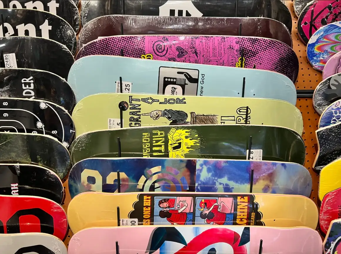 Voyager avec un skateboard