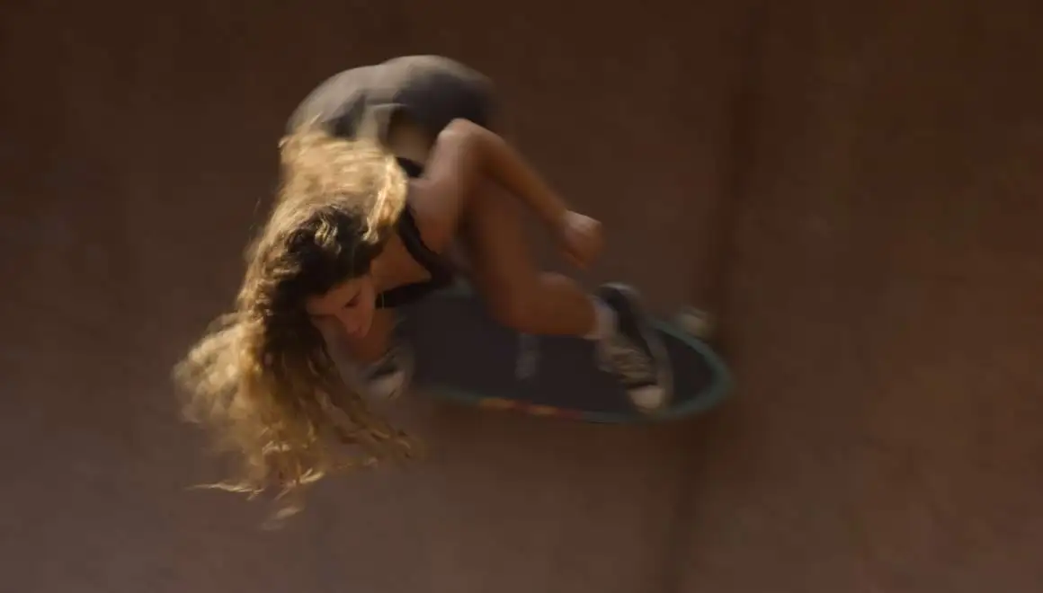 Voyager avec un skateboard