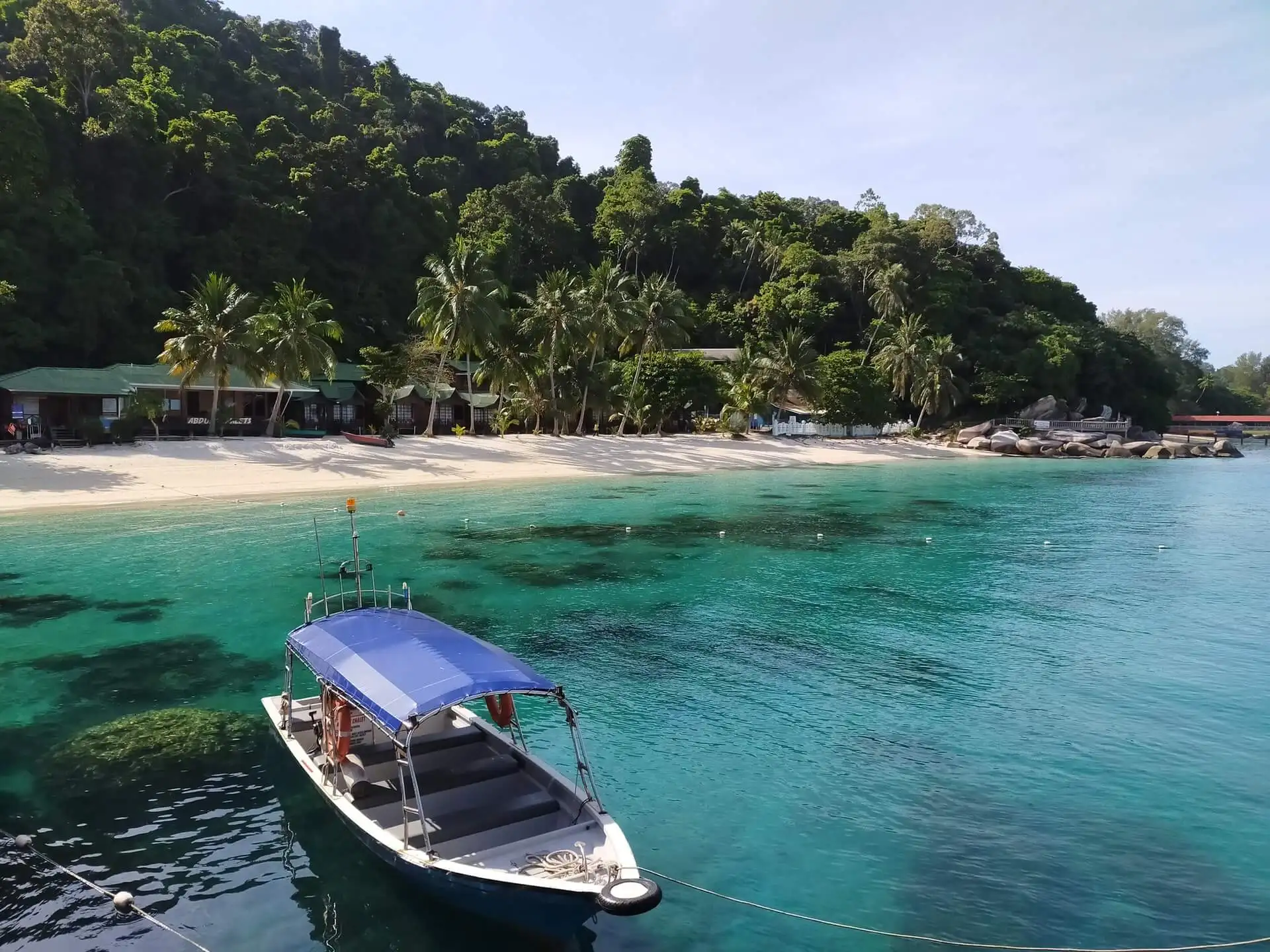 Une belle plage dans les Perhentians - les meilleures destinations insulaires tropicales en Malaisie
