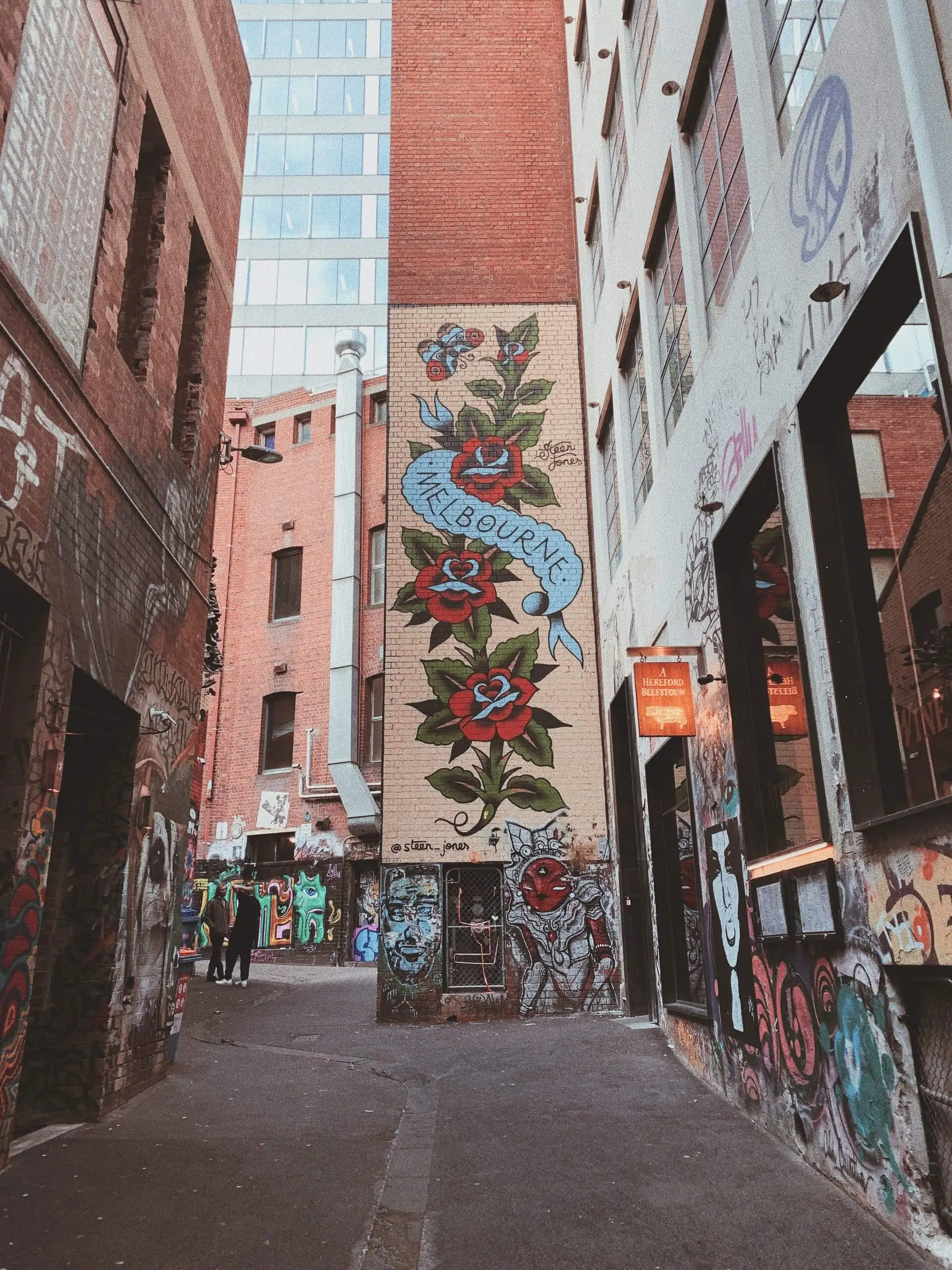 Uma foto das famosas vielas de Melbourne.