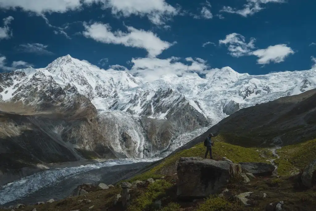 Paquistão caminhando até o acampamento base de Nanga Parbat