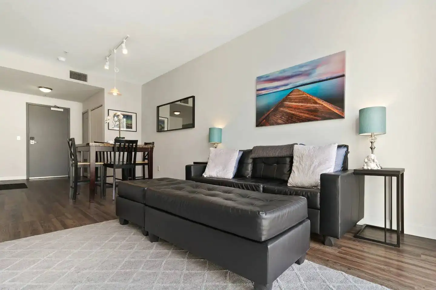 Apartament nou-nouț