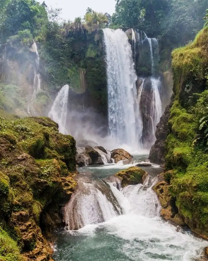 cachoeira em Honduras