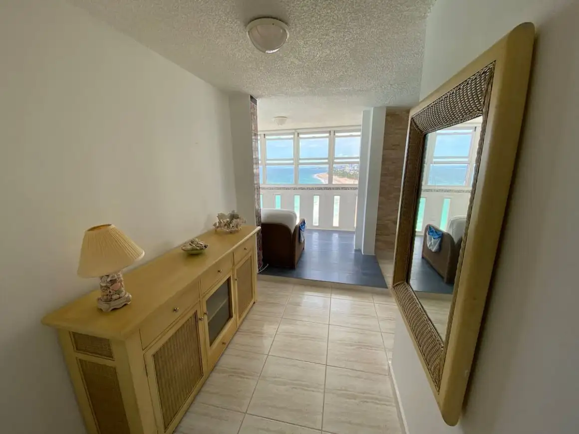 CDM-Beach living Condado med pool och parkering San Juan