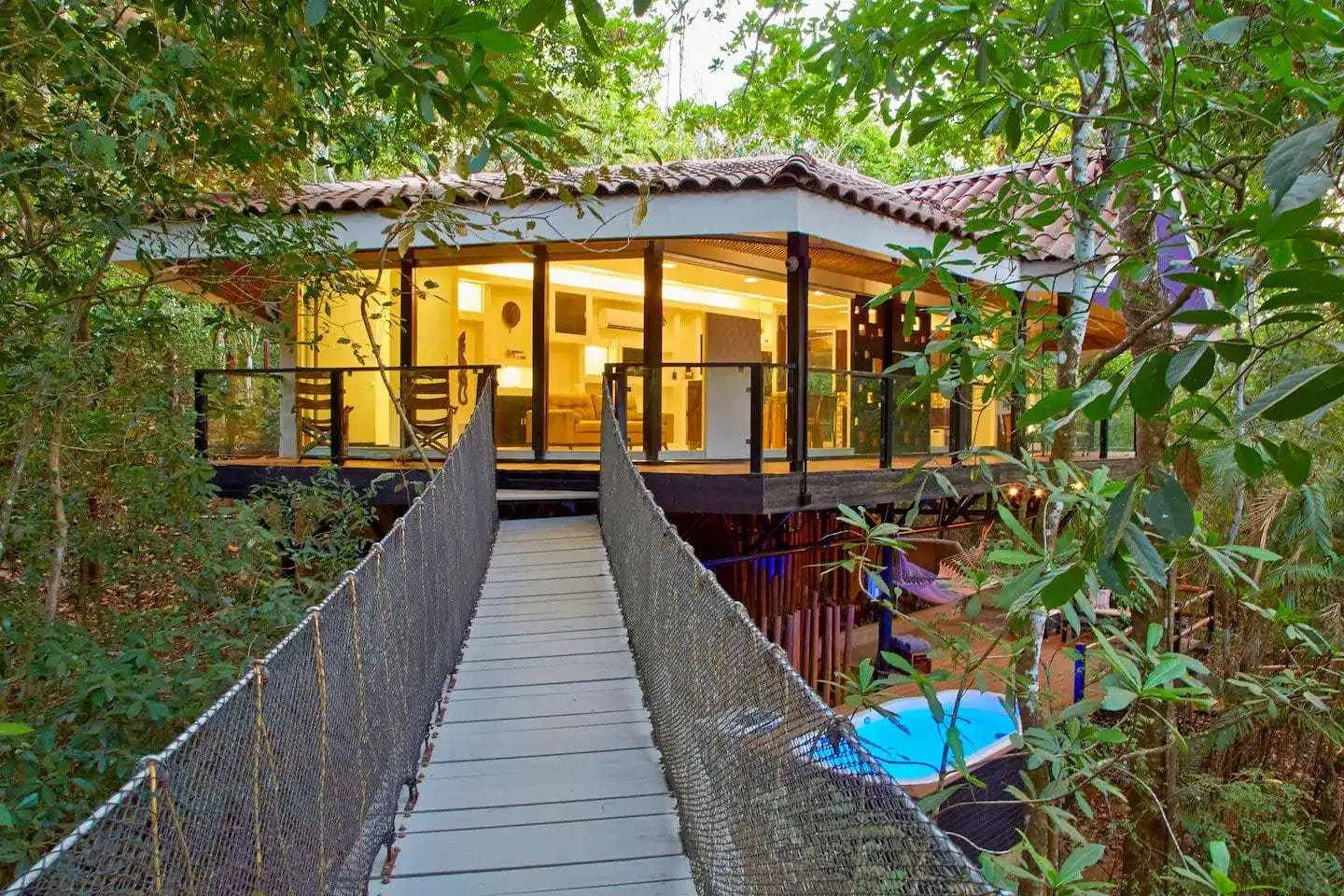 Jungle Living Tree House Aguacatillo v Kostariki