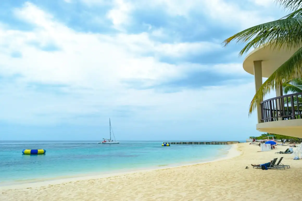 Praia da Caverna dos Médicos Montego Bay