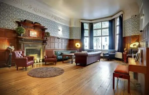 Londra'da Çalışan Gezginler için Bir Başka En İyi Hostel - Barmy Badger Backpackers