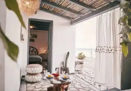 Студия Artists Farm, Греция