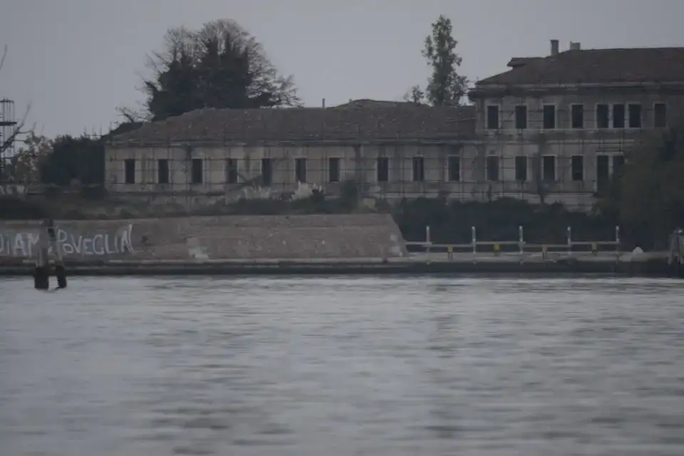 Otok Poveglia, Venecija