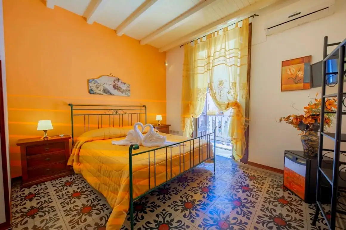 Așezările de coastă din Sicilia.