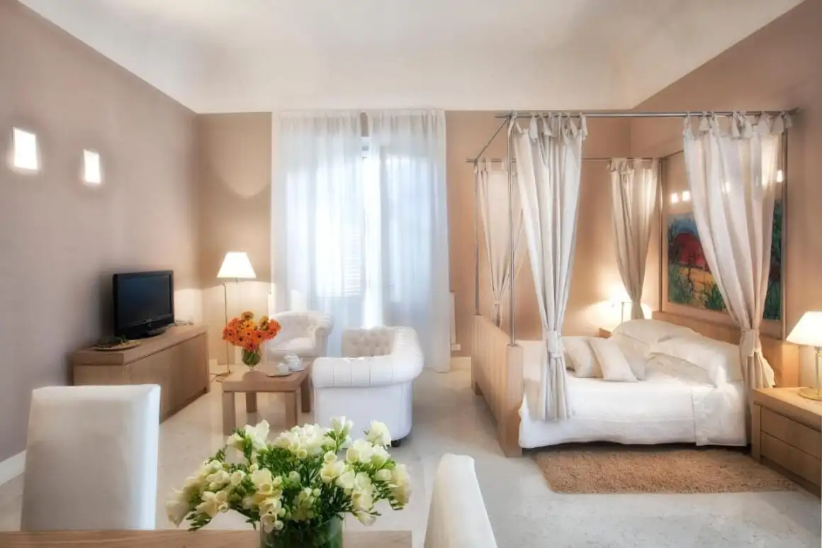 Hotel Palazzo Brunaccini. Dispunând de un interior frumos proiectat.