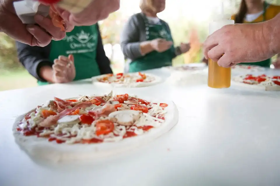 Aula de culinária combinada de pizza e massa em Roma