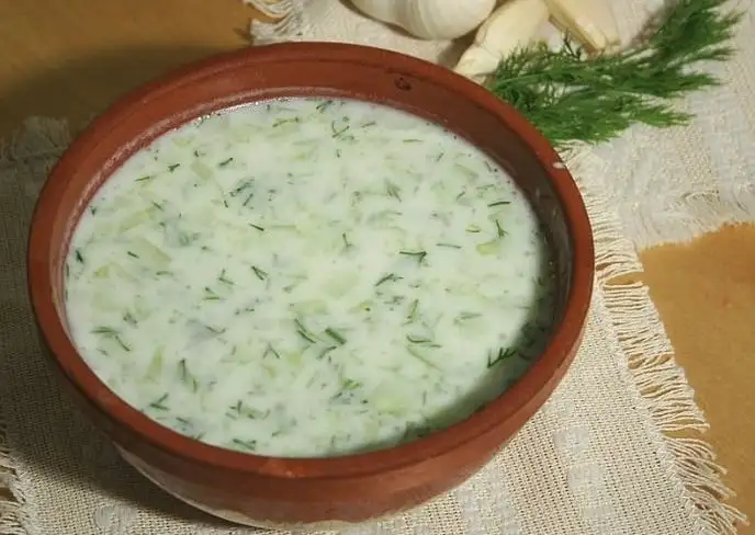 பல்கேரிய உணவு வெள்ளரி சூப்