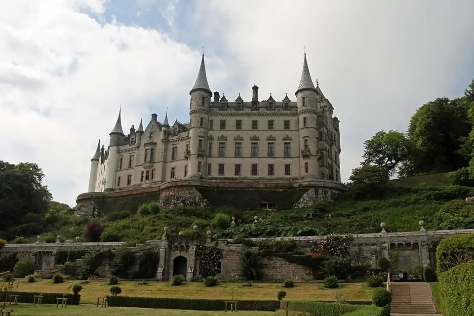Castelo de Dunrobin mochilando na Escócia