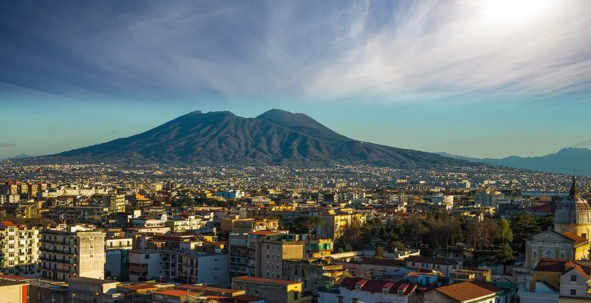 Monte Vesúvio e Nápoles Itália