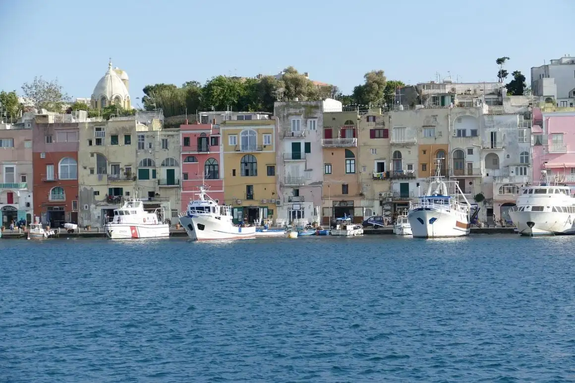 Aplicativo de apartamento para 4 pessoas Ischia