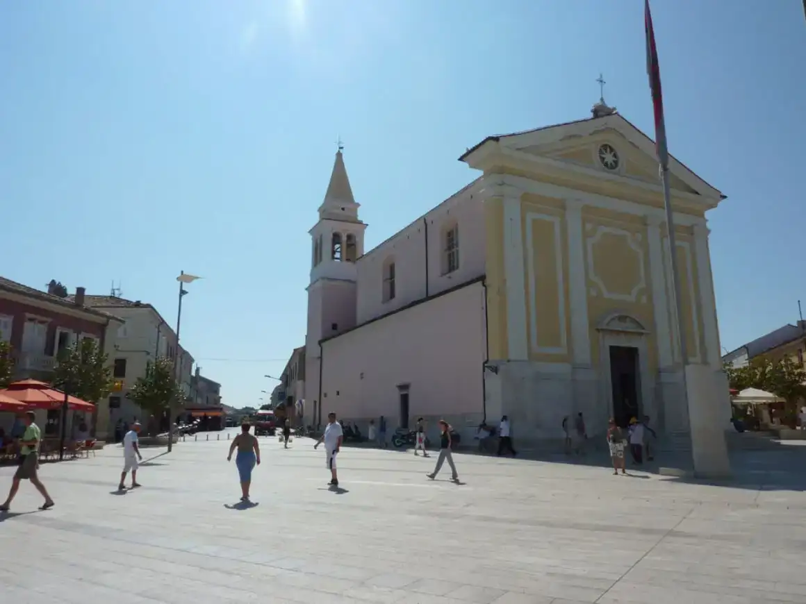 Лоне Хотел, Ровињ Хрватска