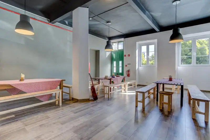 Faro Beach Hostel