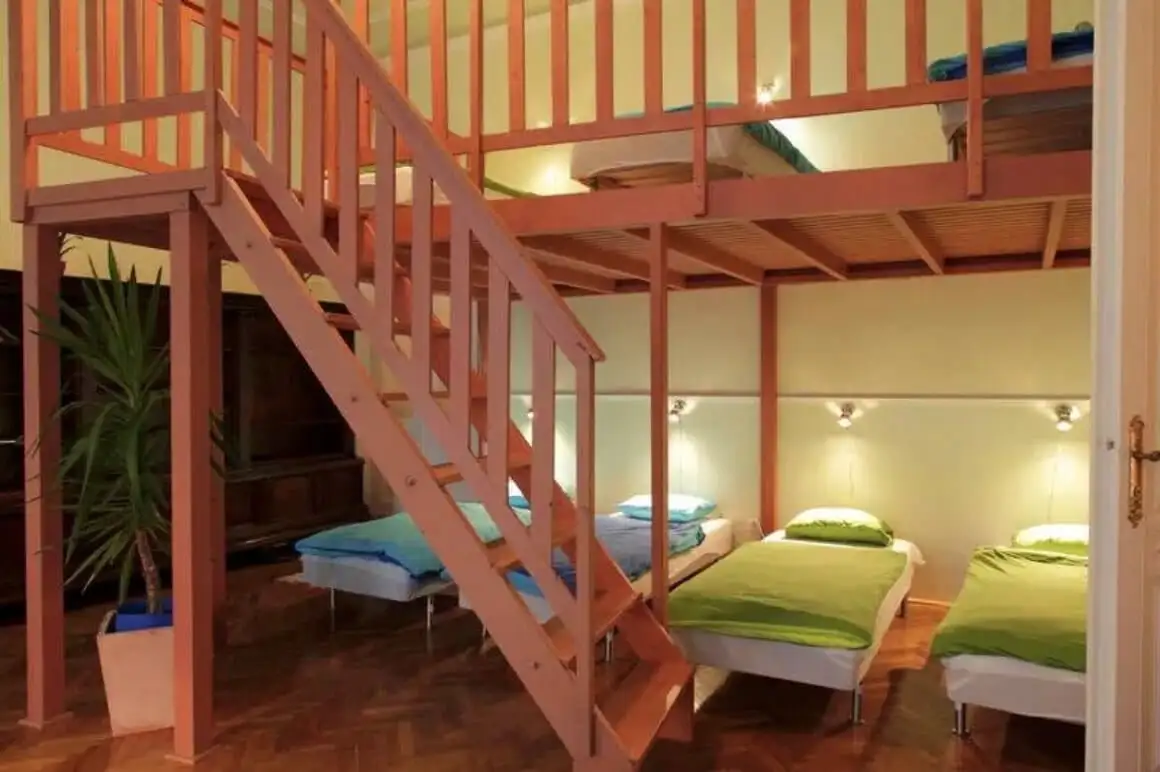 Melhor albergue para casais em Budapeste #1 - Full Moon Design Hostel