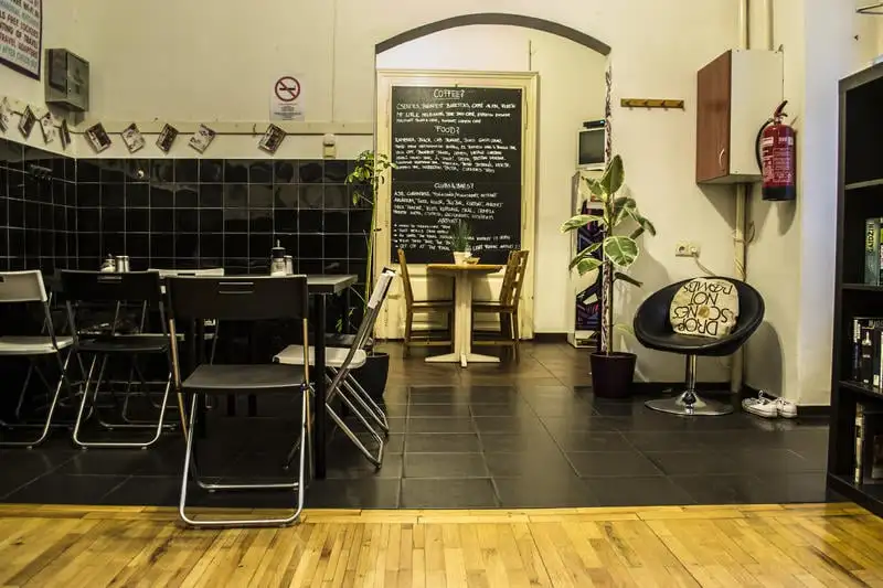 O melhor albergue barato em Budapeste #1 - 11th Hour Cinema Hostel & Apartments