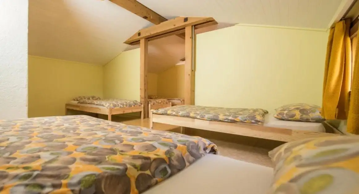 Schutzenbach Backpackers și Camping Lauterbrunnen