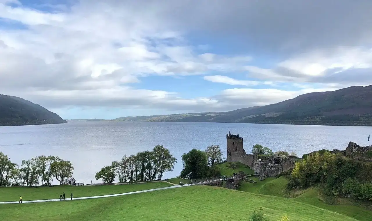 Hồ Loch Ness, Inverness