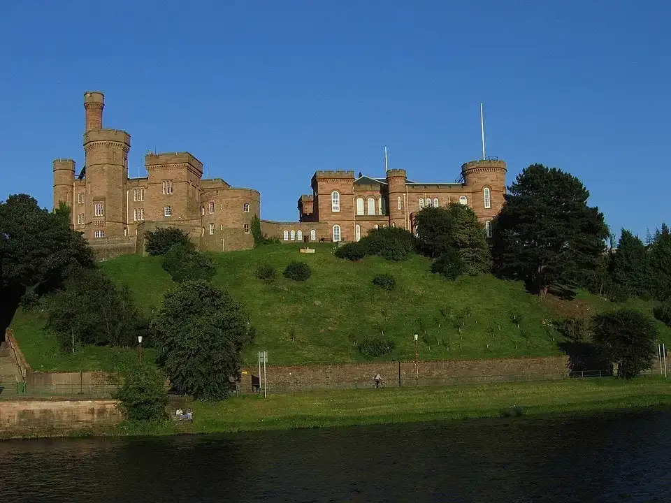 Tham quan Lâu đài Inverness