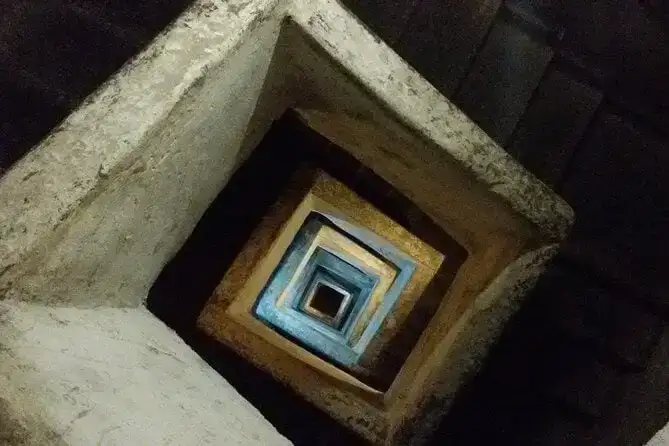 Aventure-se pelas ruas da cidade até o subsolo de Nápoles