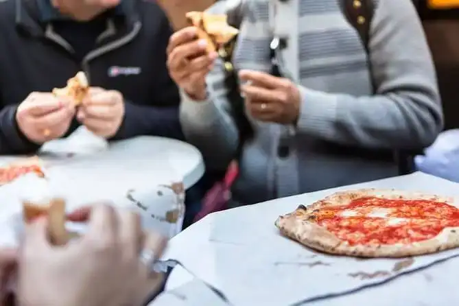 Faça um tour gastronômico e de vinhos