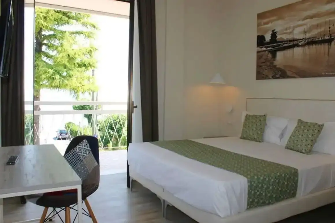 Nhà nghỉ bãi biển hồ Garda