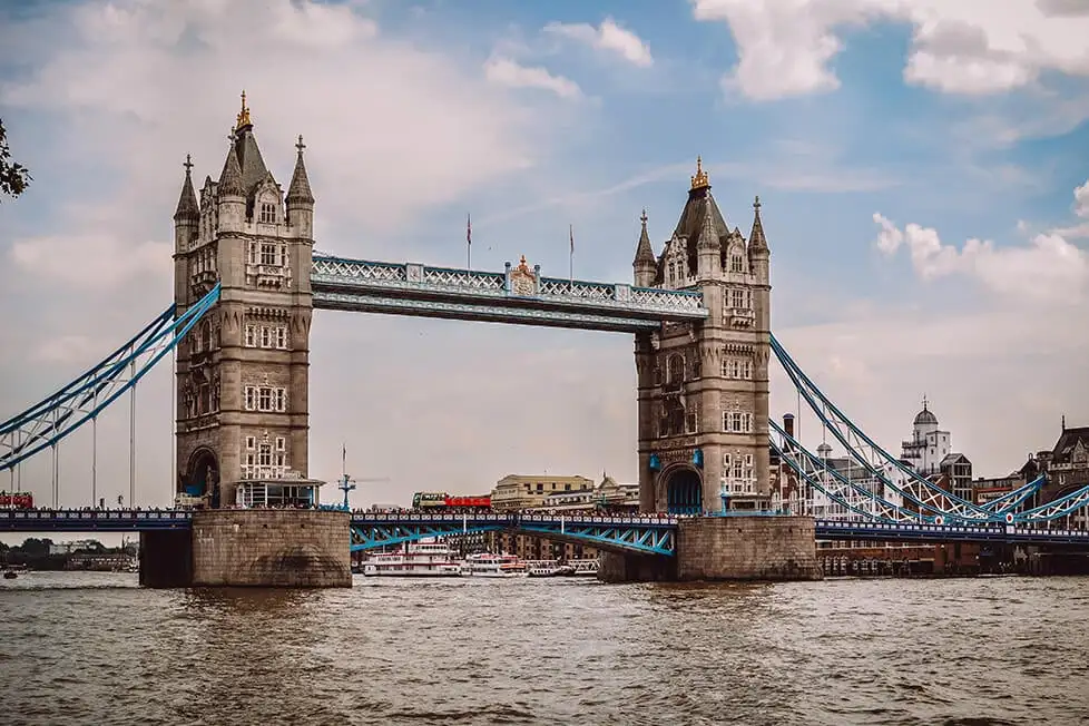 Londra'daki kule köprüsü