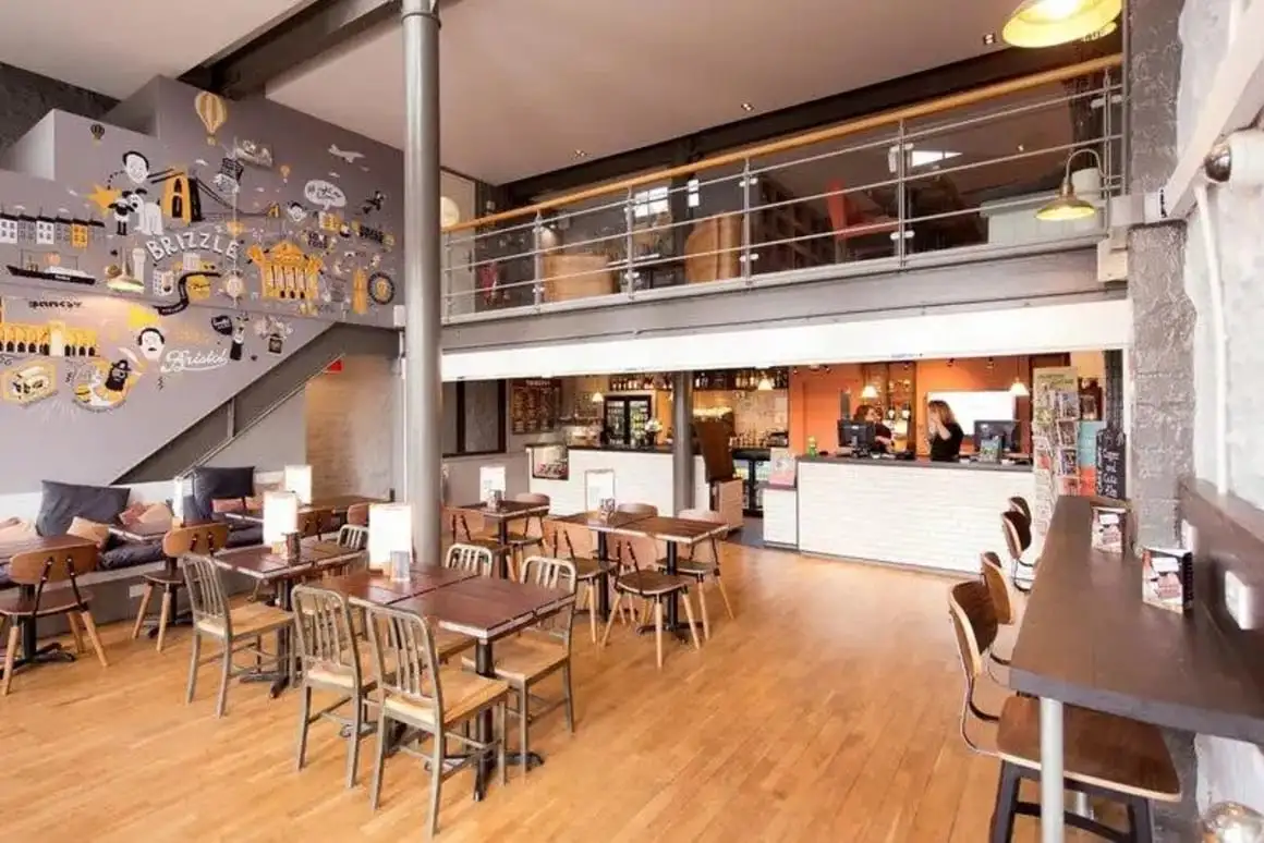 Perahu Hostel Mewah Kyle Blue Bristol Harbour