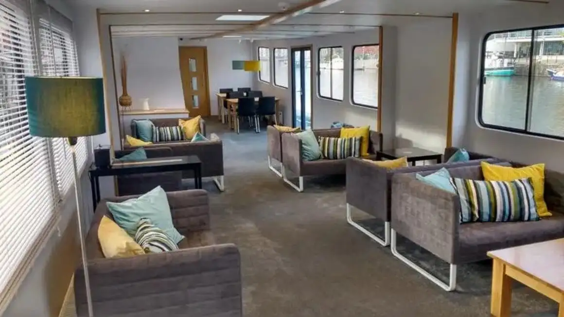 Perahu Hostel Mewah Kyle Blue Bristol Harbour