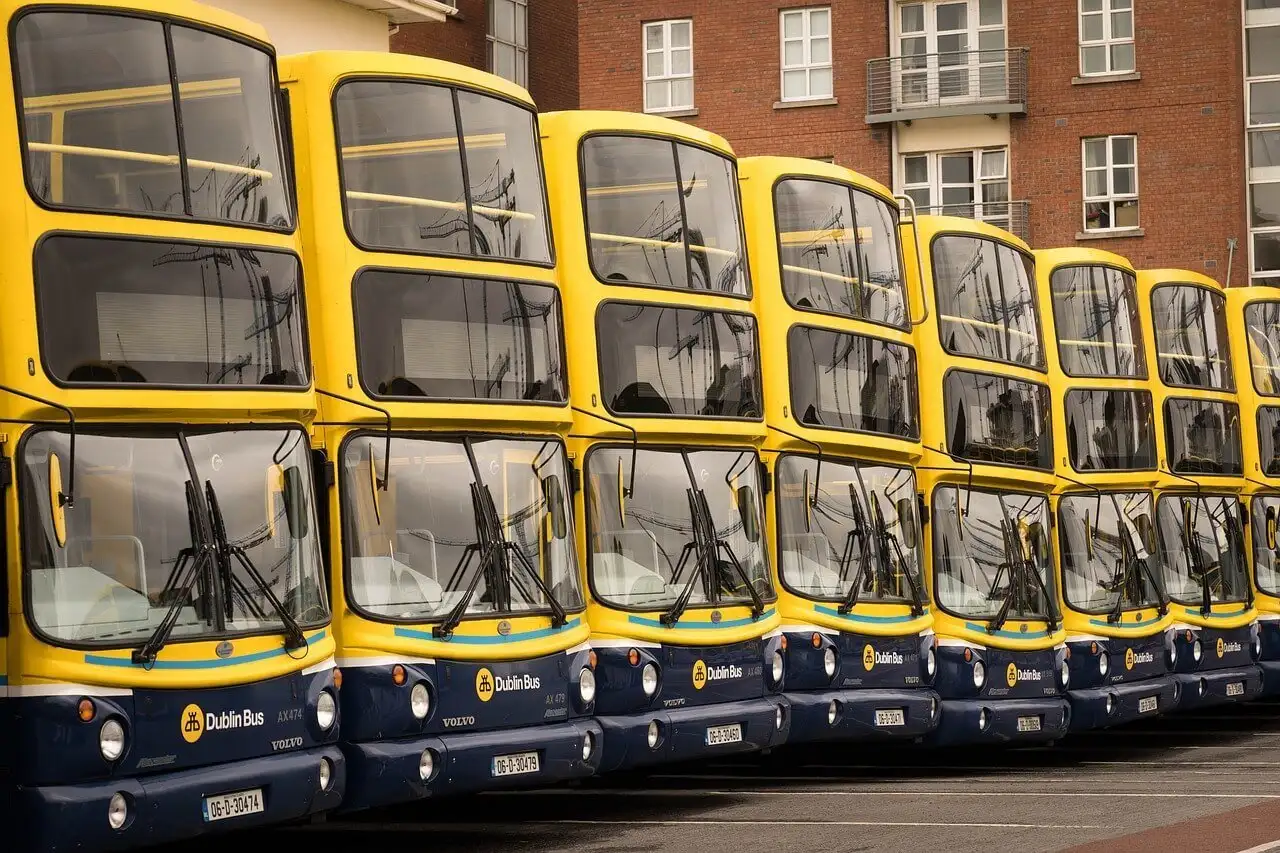 Vai sabiedriskais transports Īrijā ir drošs?