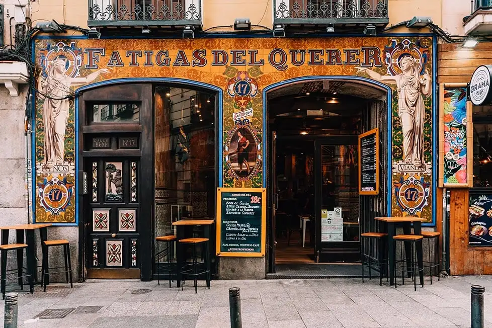 Visoko uređen tradicionalni bar u Madridu