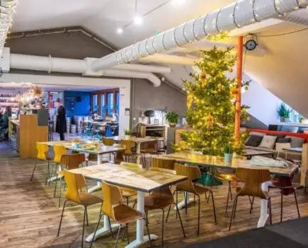 Central Eco Auberge & Bar
