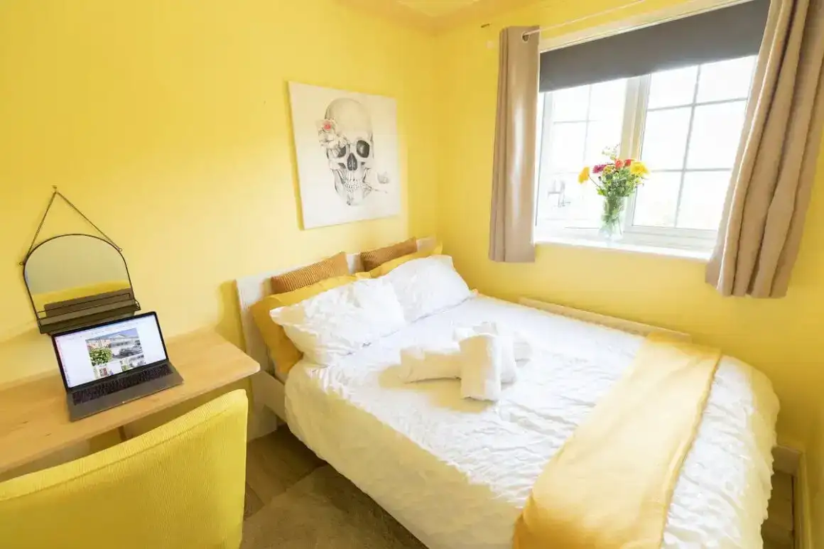 Moderna, eleganta 3 BR rindu māja Oksfordas centrā